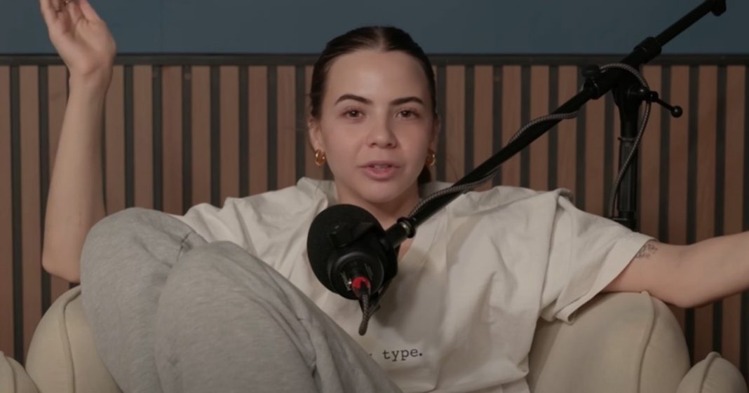 Bobbi Althoff niega los rumores de citas de Tyga
