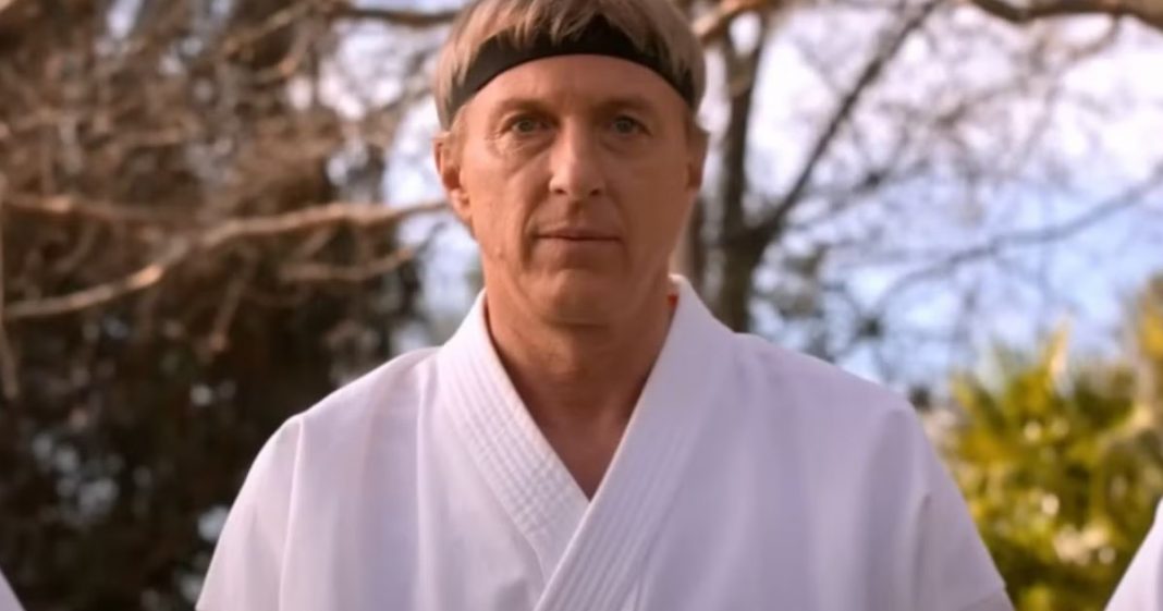 Entrevista de Cobra Kai: el cocreador Jon Hurwitz discute el Big Karate de Johnny Lawrence
