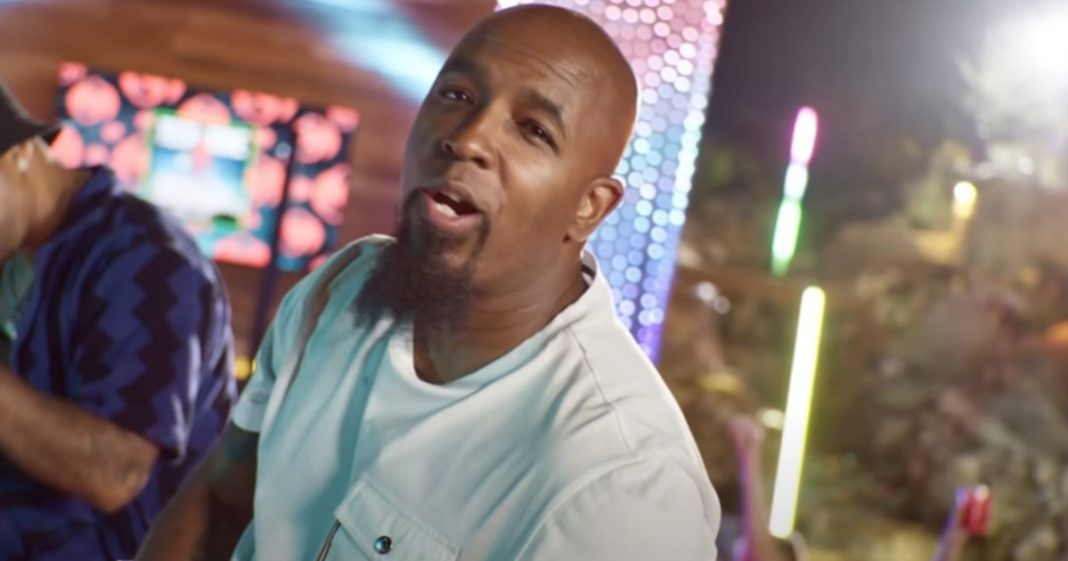 Tech N9ne Net Worth 2025: ¿Cuánto dinero gana?
