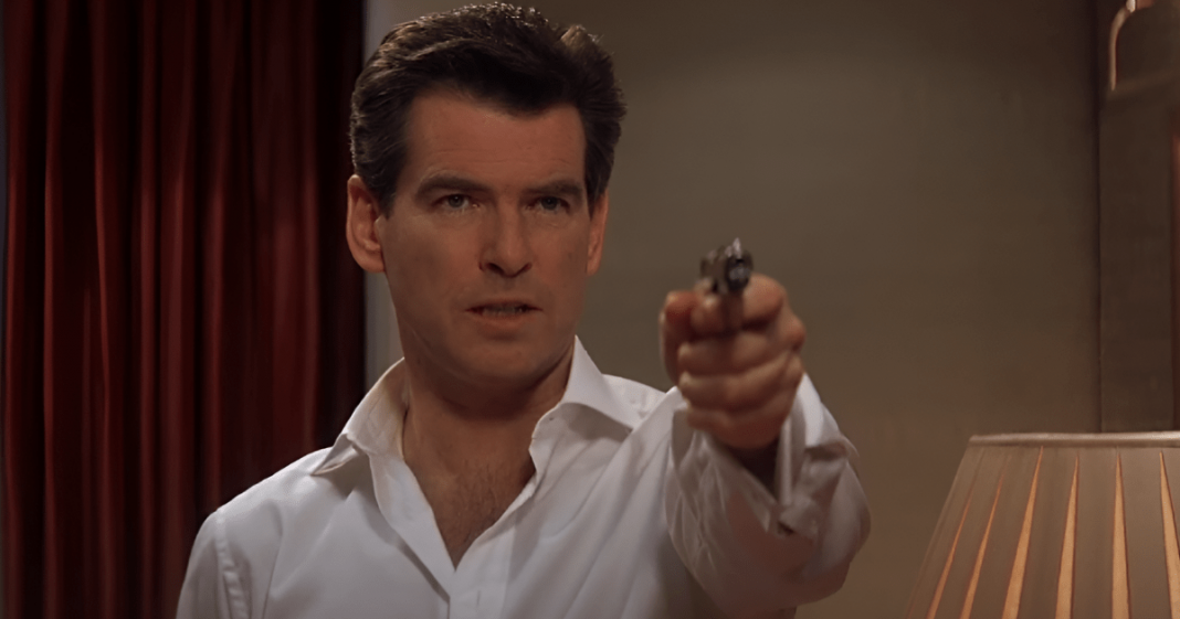 Untitled-design-2025-04-03T192912.649.png Pierce Brosnan está de acuerdo en que James Bond es sexista, luego de las críticas de Helen Mirren