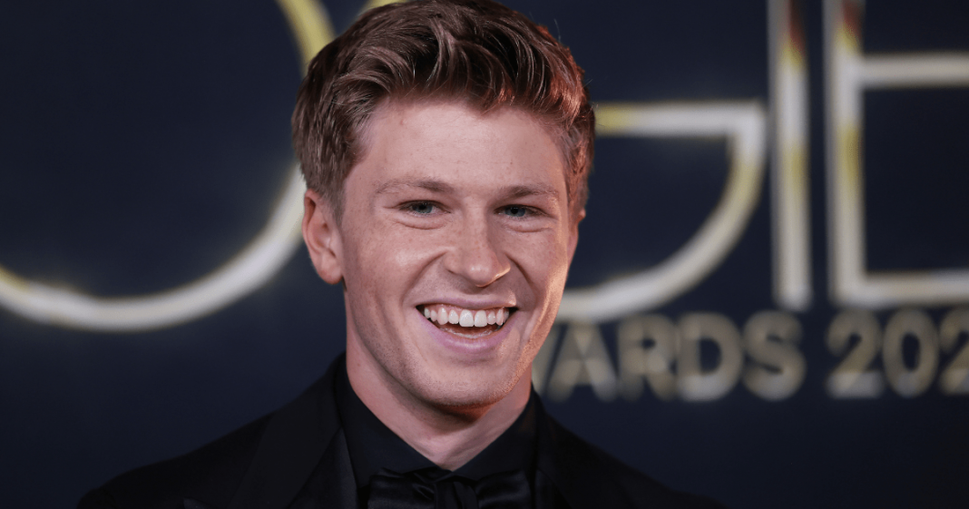 Por qué 'Robert Irwin Bulge' es una tendencia: el anuncio de ropa interior de serpiente explicada
