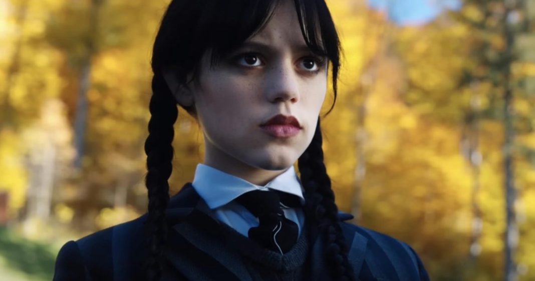 Wednesday-Jenna-Ortega.jpg Jenna Ortega encontró el uniforme escolar del miércoles 'muy condescendiente'