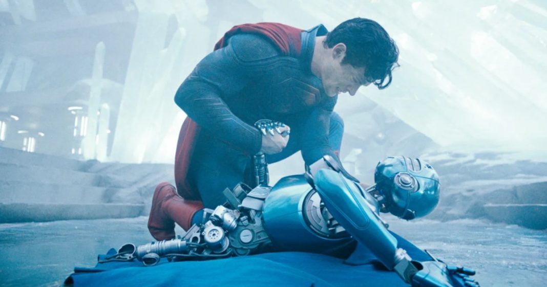 James Gunn quería que Superman fuera como Godzilla menos uno
