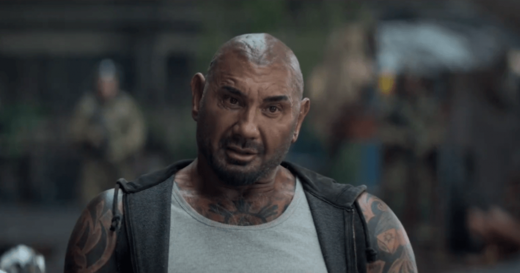 Dave Bautista rastrea la Mona Lisa para Samuel L. Jackson en Afterburn Trailer
