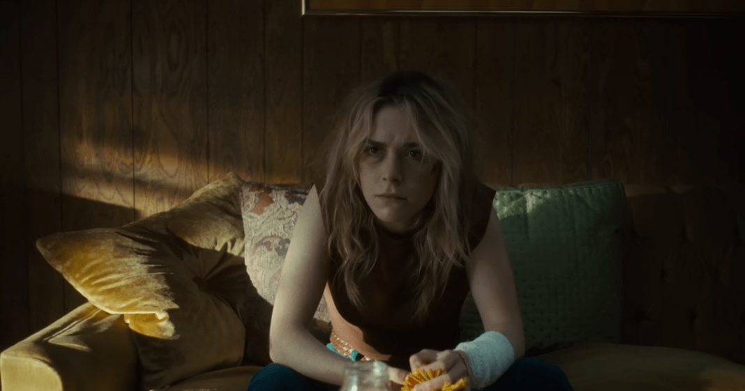 Krysten Ritter y Kiernan Shipka protagonizan el tráiler de Stone Cold Fox
