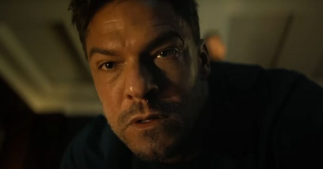 Alan Ritchson de Reacher habla sobre cómo el programa de televisión solucionó una cosa que lo 'molestó'
