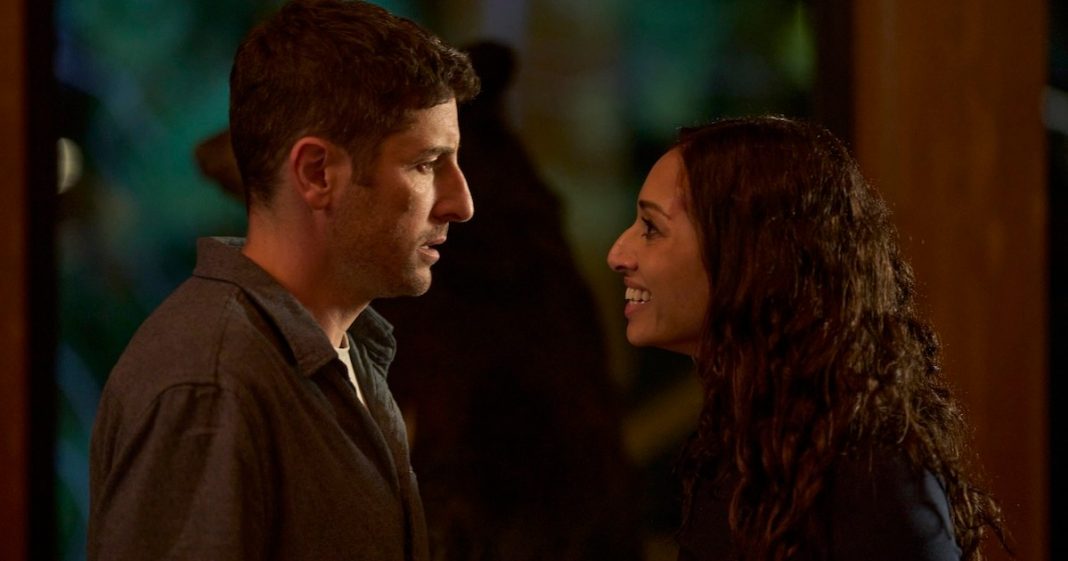 Jason Biggs y Meaghan Rath hablan sobre Romance de invasión de hogar sin título, American Pie 5 | Entrevista
