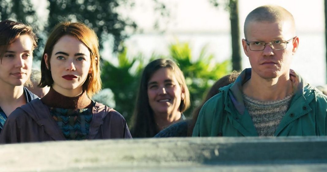 La película de comedia oscura de Emma Stone y Jesse Plemons fija la fecha de transmisión de Hulu
