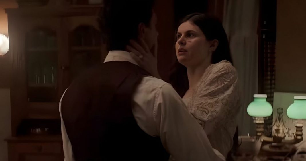 El tráiler de Hershey muestra la película biográfica sobre chocolate 'delicioso' de Alexandra Daddario y Finn Wittrock
